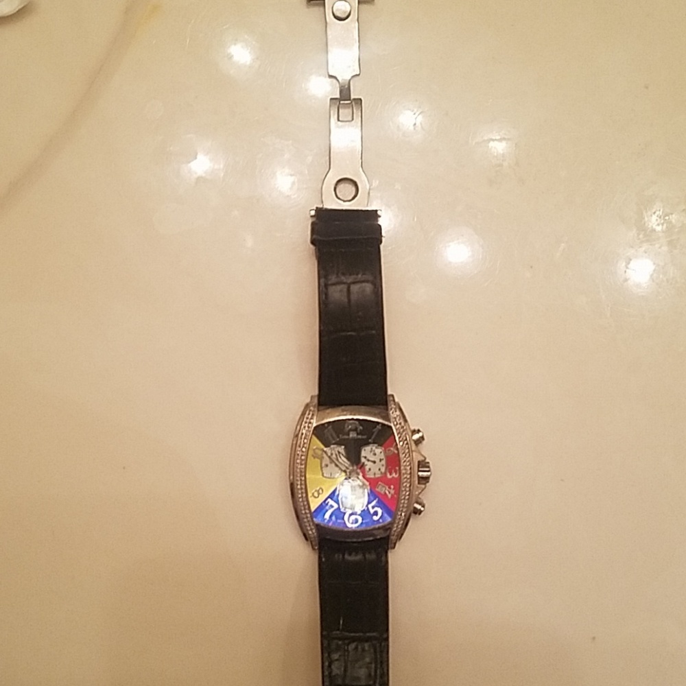 Watch - Picture 2 of 3